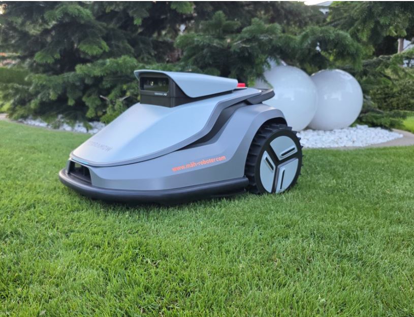 Terramow V1000 auf Rasen